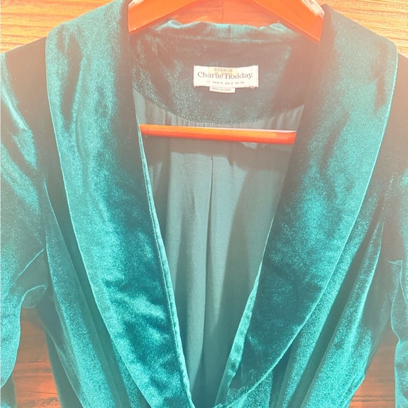 Charlie Holiday Women's Deep Green Velvet Blazer - Picture 5 of 11